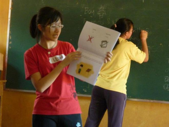 599299_467826503235869_403643689_n